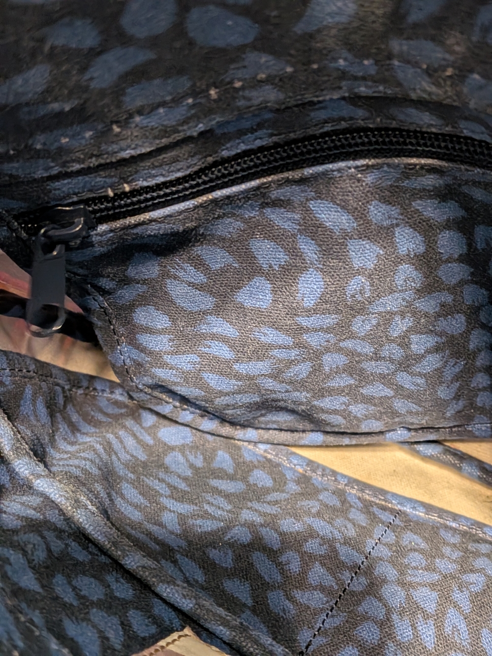 Fossil Chevron Multi-Color Crossbody Bag with Blue Top Panel - Picture 11 of 12